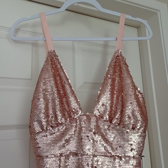 About Us x Revolve Bethany Sequin Mini Dress Rose Gold S NWT - Picture 14 of 15